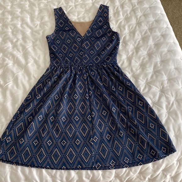 Blue and taupe lace detail dress size S - Picture 2 of 2
